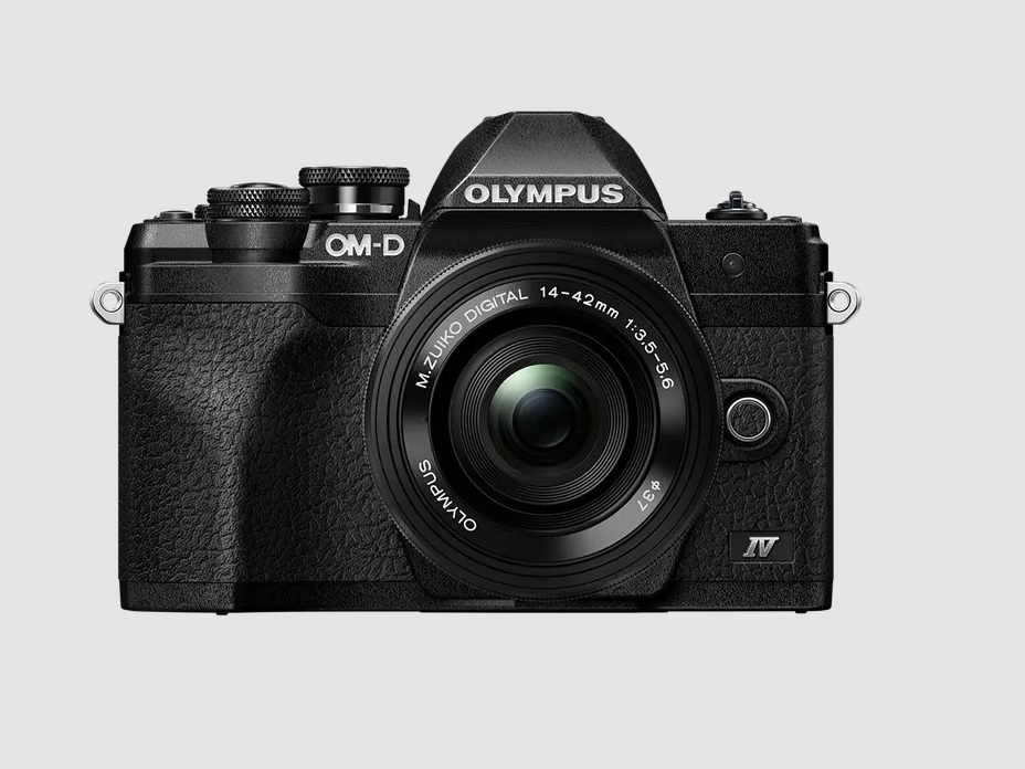 OLYMPUS OM-D E-M10 MARK IV  ATTENZIONE ALLA “PICCOLETTA”